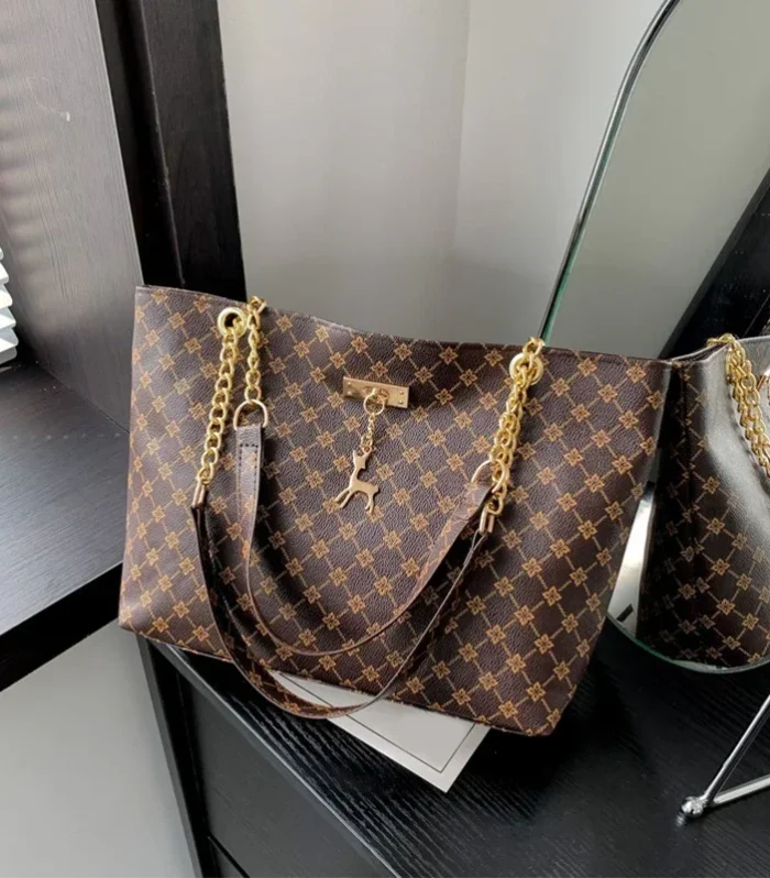 Women Luxury Design New Presbyopic Handbag Large Capacity Handbag Fashion Printing Shoulder Bag Trendy Shopping Bag with pendant